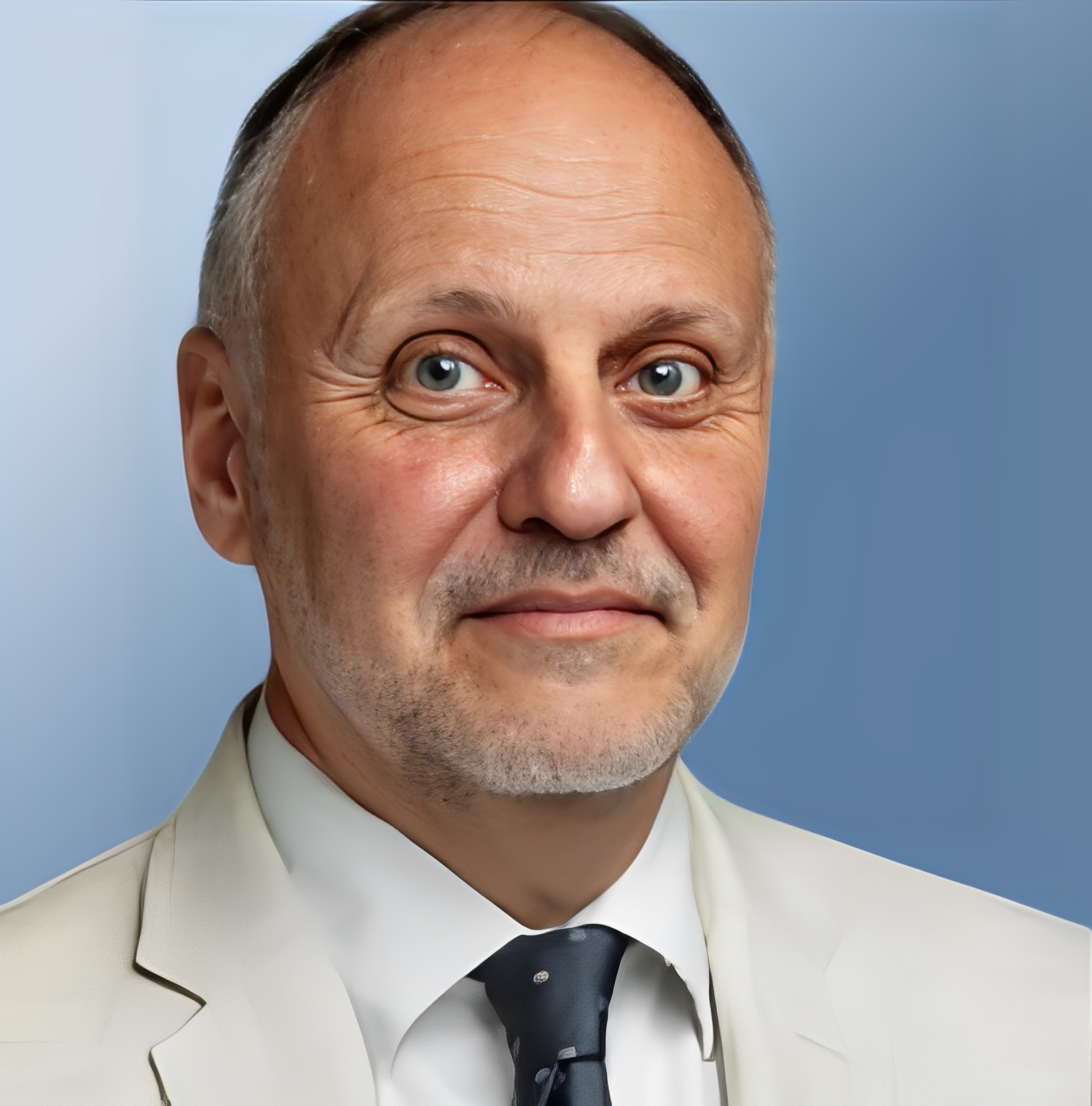 https://eboworldwide.eu/wp-content/uploads/2025/07/Nicholas-Gebara-Headshot.jpg